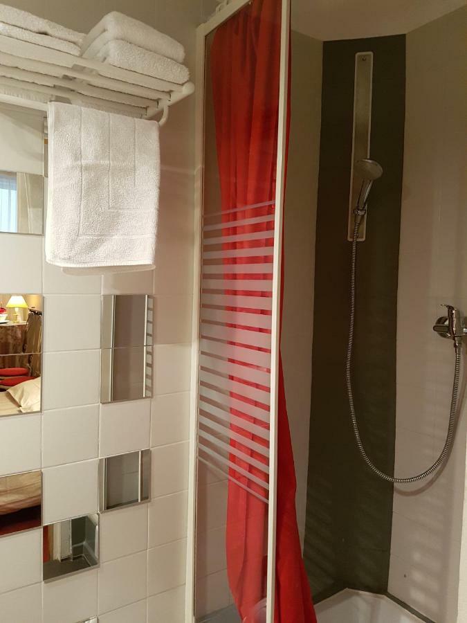 Du Centre Hotel *